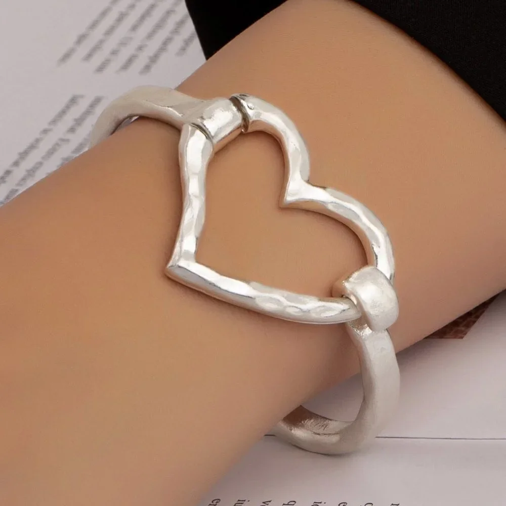 Silver heart bracelet